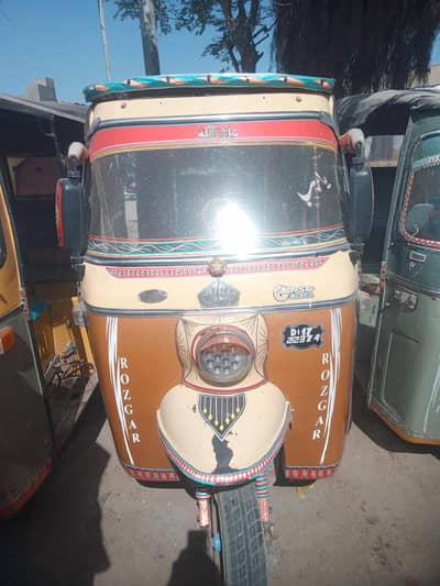 rozgaar 2017 good condition urgent sale gari main koi kam nahi hai bil