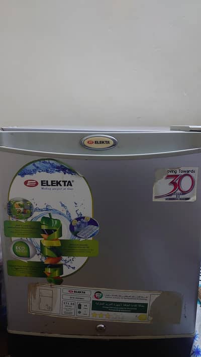 Elekta EFR-55SMKR 48L mini refrigerator.