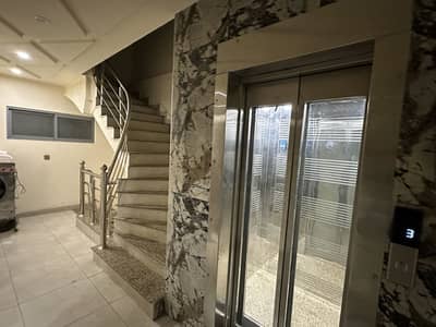 Dc colony 8 Marla flat for rent (lift available)