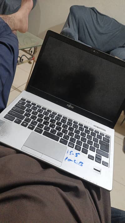 I am selling laptop