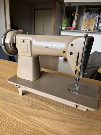 Vintage Fine Quality Sewing Machine 1977 Model