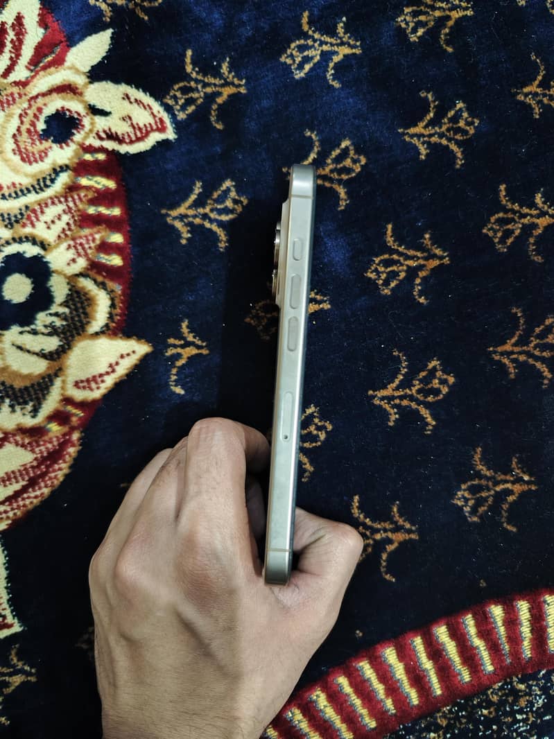 iPhone 16 pro Sim working 2