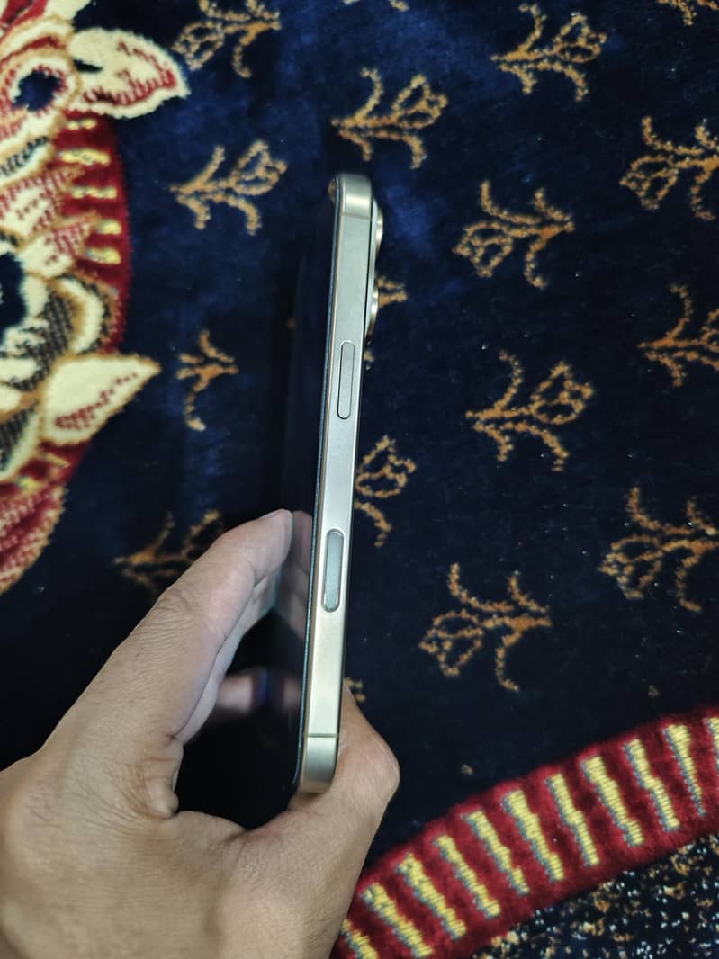 iPhone 16 pro Sim working 3