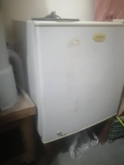 mini bed room fridge