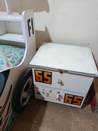 kid double bed with mattress with side table good condition 10 by10