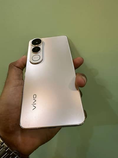 vivo v50 lite 5g vala ha 10/10 condition ha