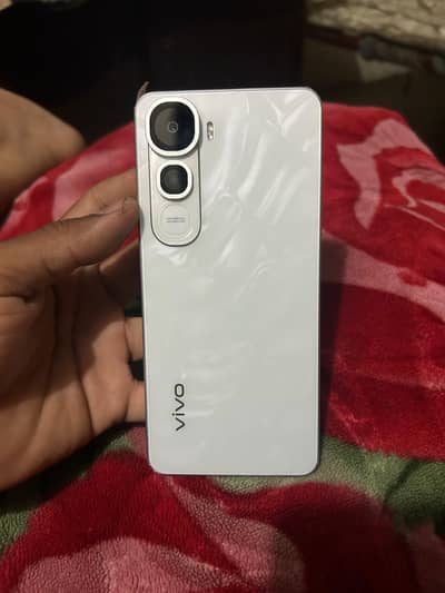 vivo y400 8 256 gb complete box  8 month warnaty availble ha all ok ha