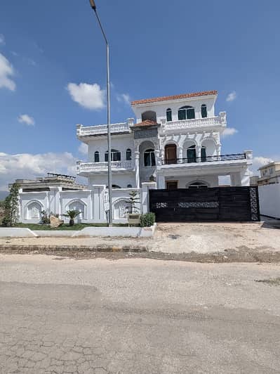 1 Kanal Double Storey Gray Structure House For Sale