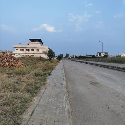 1 Kanal Starting Street Plot For Sale