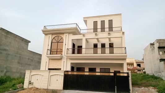 10 Marla Brand New House for Sale