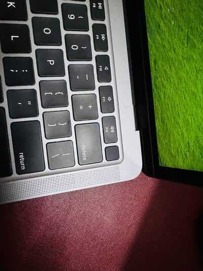 MacBook Air M1, 2020 (8GB Variant)