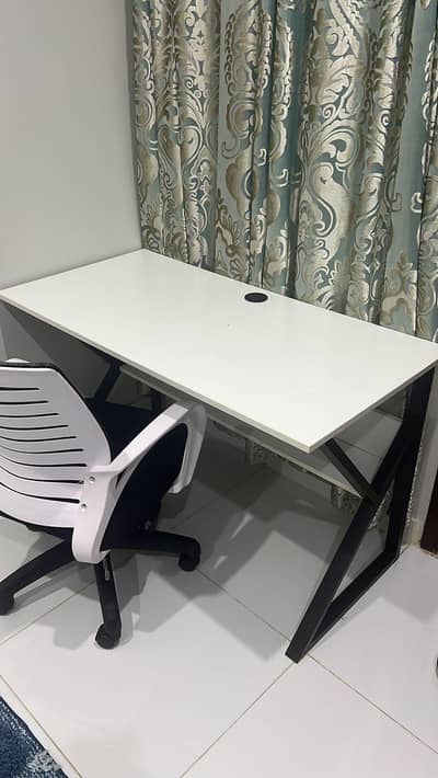 gaming PC computer study laptop office desk table