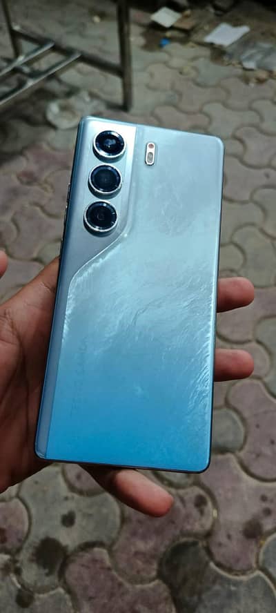 Tecno Camon 40