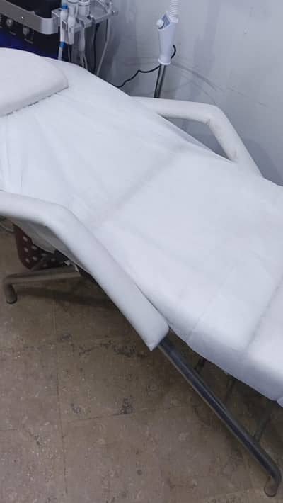 Dermatologist required for aesthetic clinic