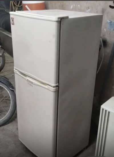 Dawalance fridge genuine condition