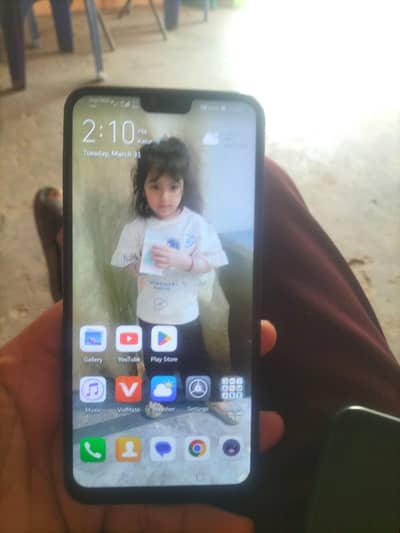 Bohat acha mobile ha 4Gb ram 64Gb memory