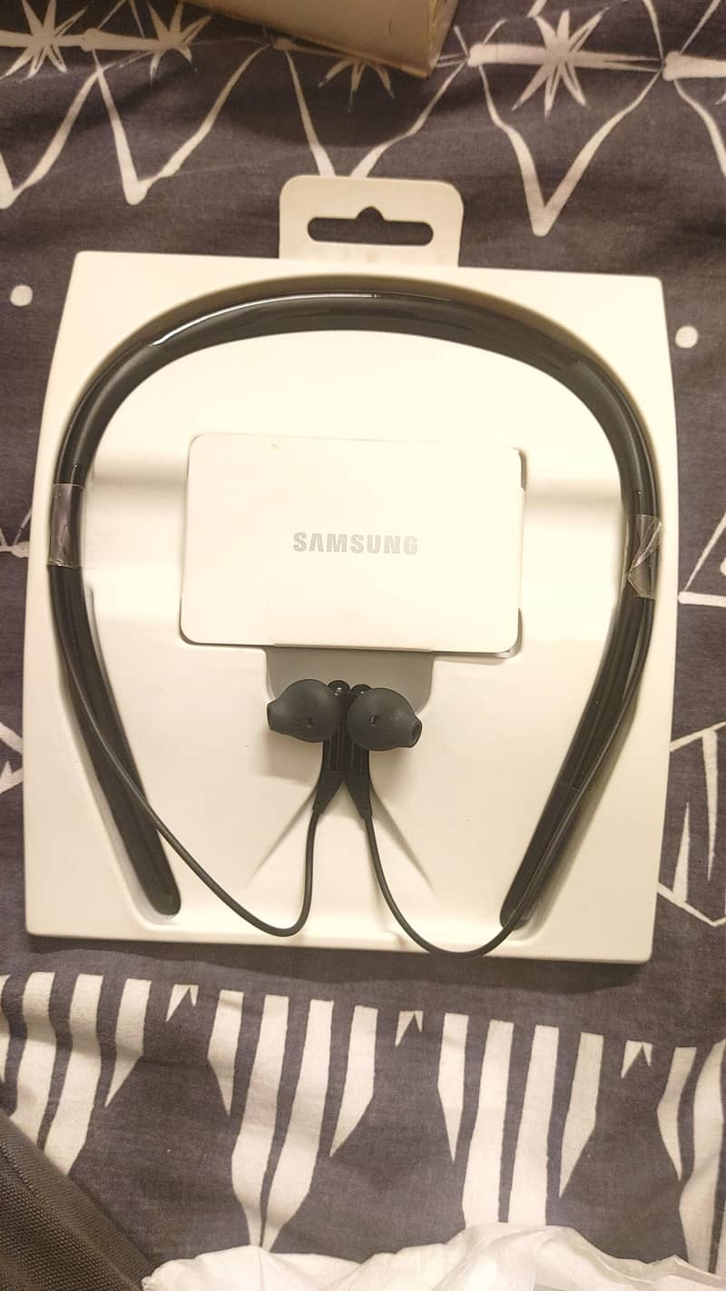 SAMSUNG LEVEL U2 2