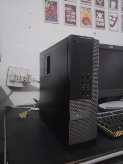 DELL 7010 PC  4GB RAM 300GB MEMORY