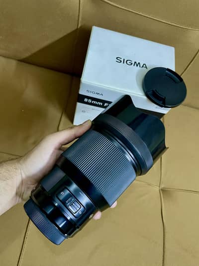 Canon Sigma 85mm F1.4DG