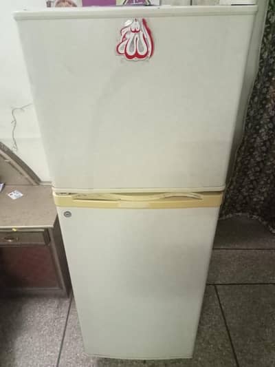 Dawlance Refrigerator condition well & Good. Whatsapp num 03281969866