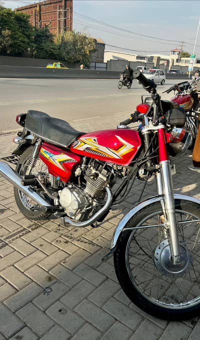 Honda 125 16 like brand new all ok just fuel Daly or chalaye