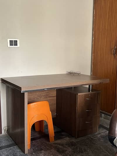 Working table for students office person or for laptop use available