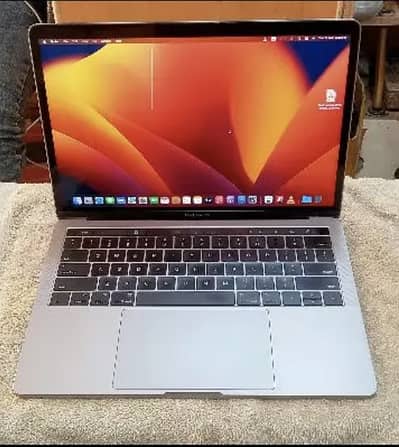 MacBook Pro 2017 | 16GB RAM | 512 GB SSD | Scratchless Condition