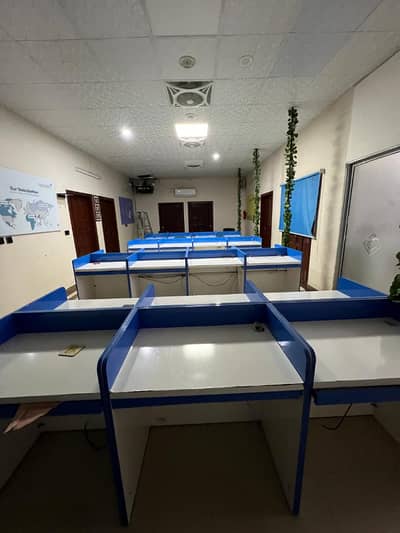 SILENT COMMERCIAL OFFICE FOR RENT PRIME LOCATION AT BLOCK 5 GULSHAN