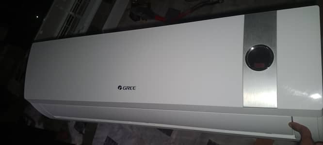 Gree lomo 8 Geniune condition 1 month used .