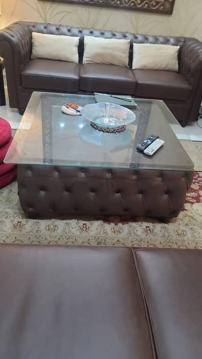6 Seated Sofa set with center table slightly used g/condition 10/10