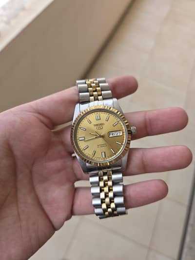 Seiko 5 Automatic – 2-Tone Silver/Gold, Gold Dial, Rare Design