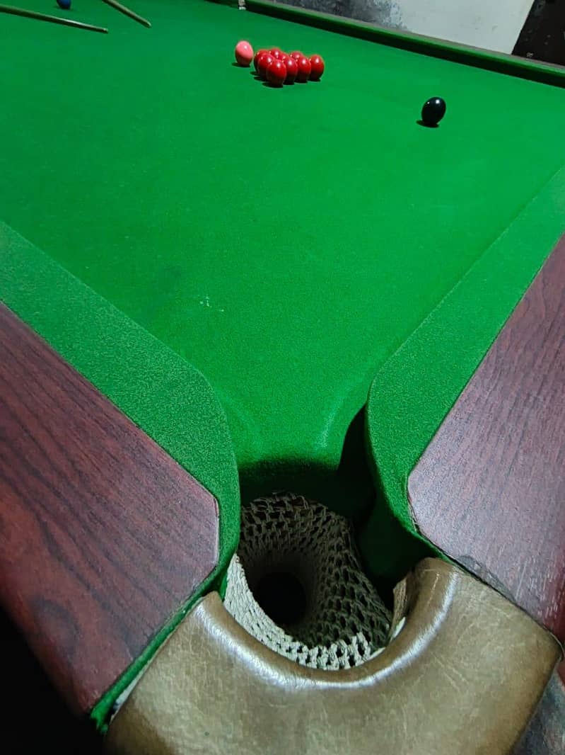 Snooker table 9