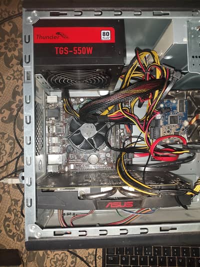 i7 4th gen 4790 16gb ram  Gigabyte Motherboard Rx 570 8gb Graphic Card