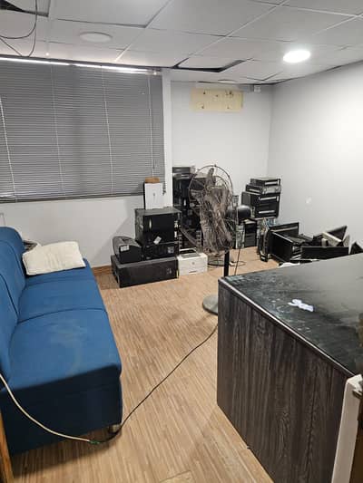 First floor Sami furnished office for rent 1100sqft in shahar e Faisal.