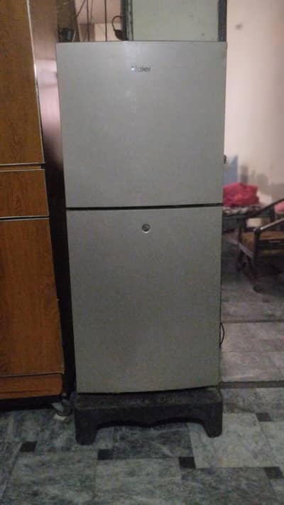 Haier ka small size fridge hai bilkul new hai 10/10 condition hai