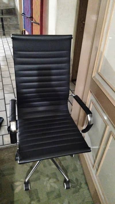 Chair | Strong & Comfortable