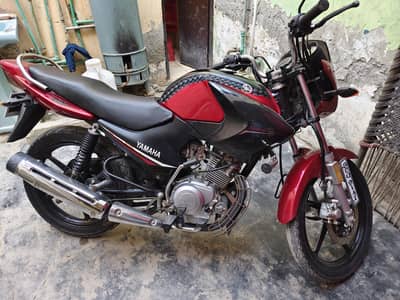 YAMAHA YBR 125 2021 MODEL