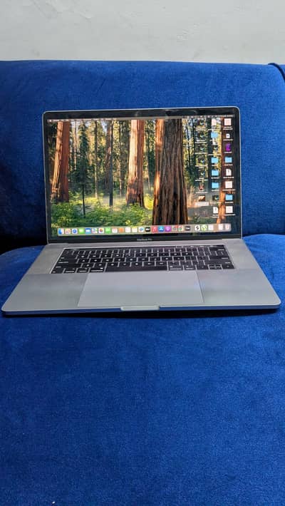 Macbook pro 2018 ,i9 processor/l32gb ram /512ssd /4gb graphics card