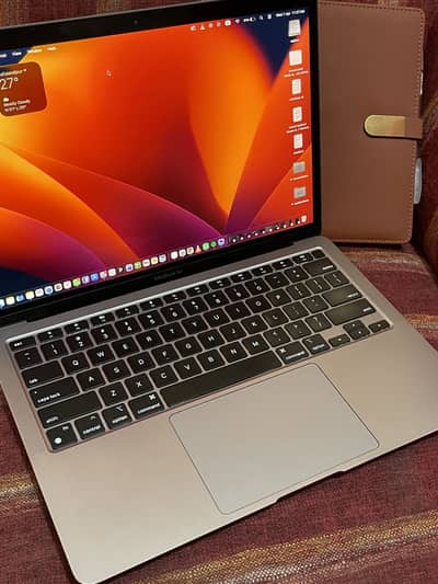 Macbook Air M1 2020 (won’t find a better condition)