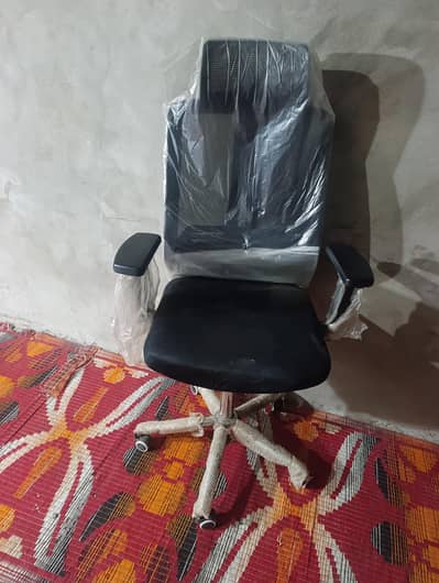 2 pair brand new chair for office and home