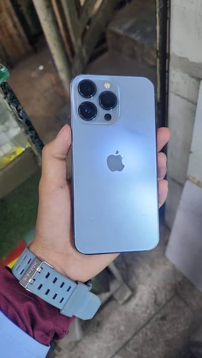 Iphone 13 pro 10/9 only Glass crack minor water pack