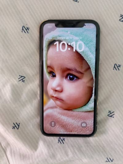 iphone 11/64gb 10by 10 condition