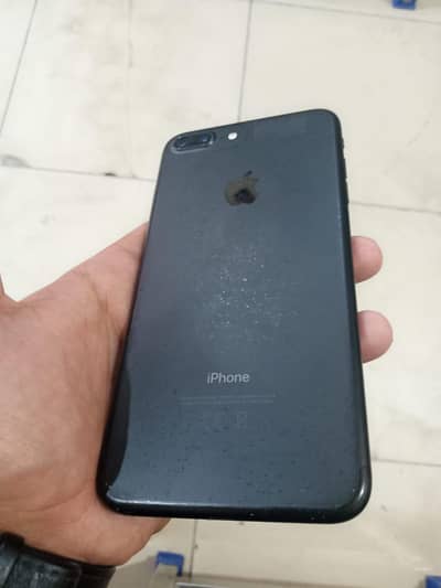iphone 7 plus 8.5/10 condition  markete shortest item urgent sale
