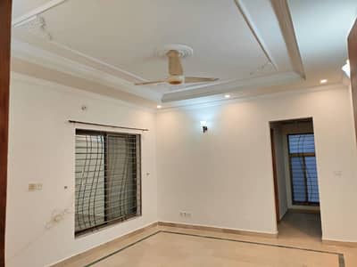 G10FULL HOUSE FOR RENT FULLY RENOVATED