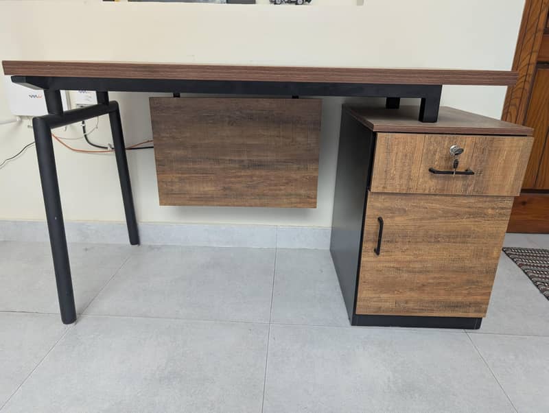 Office Table 0