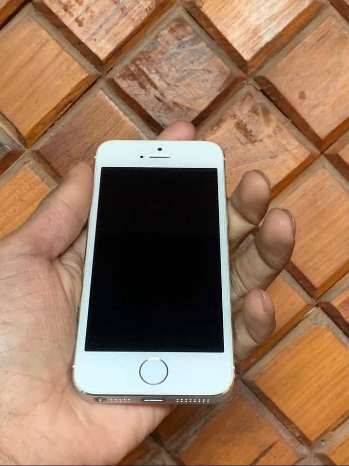 iphone 5 or 5s - Mobile Phones - 1112830439
