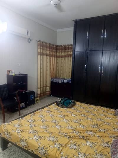 10 Marla House For Sale 3bad Attached Bathroom TV Launch Kitchen Marble Flooring Woodwork Good Location Man Approach