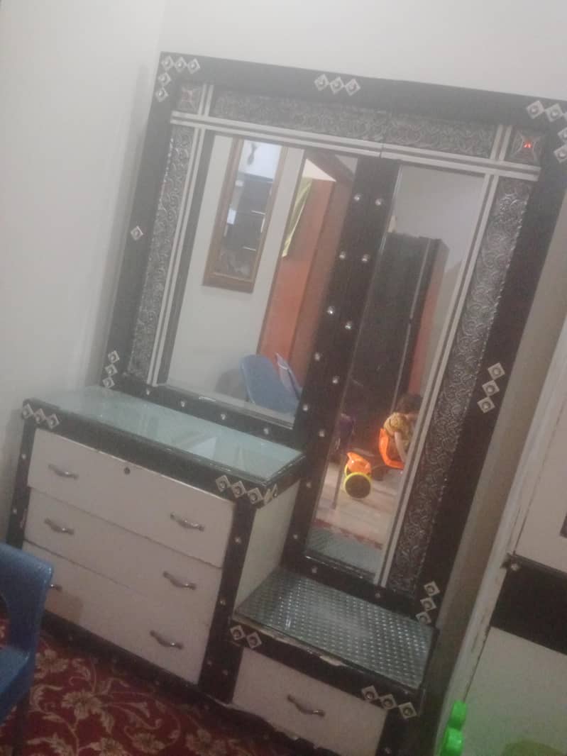 dressing table 1