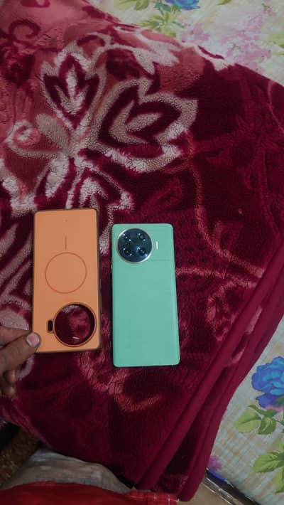 Tecno spark 20 pro plus