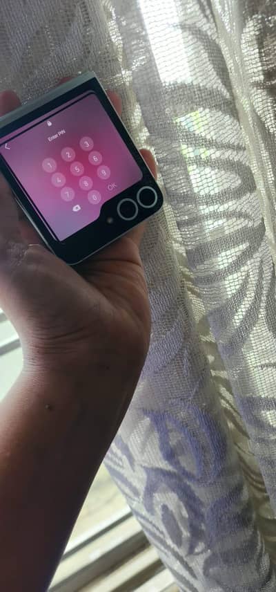 10/10 Samsung flip 6 12/256 gb sim time over